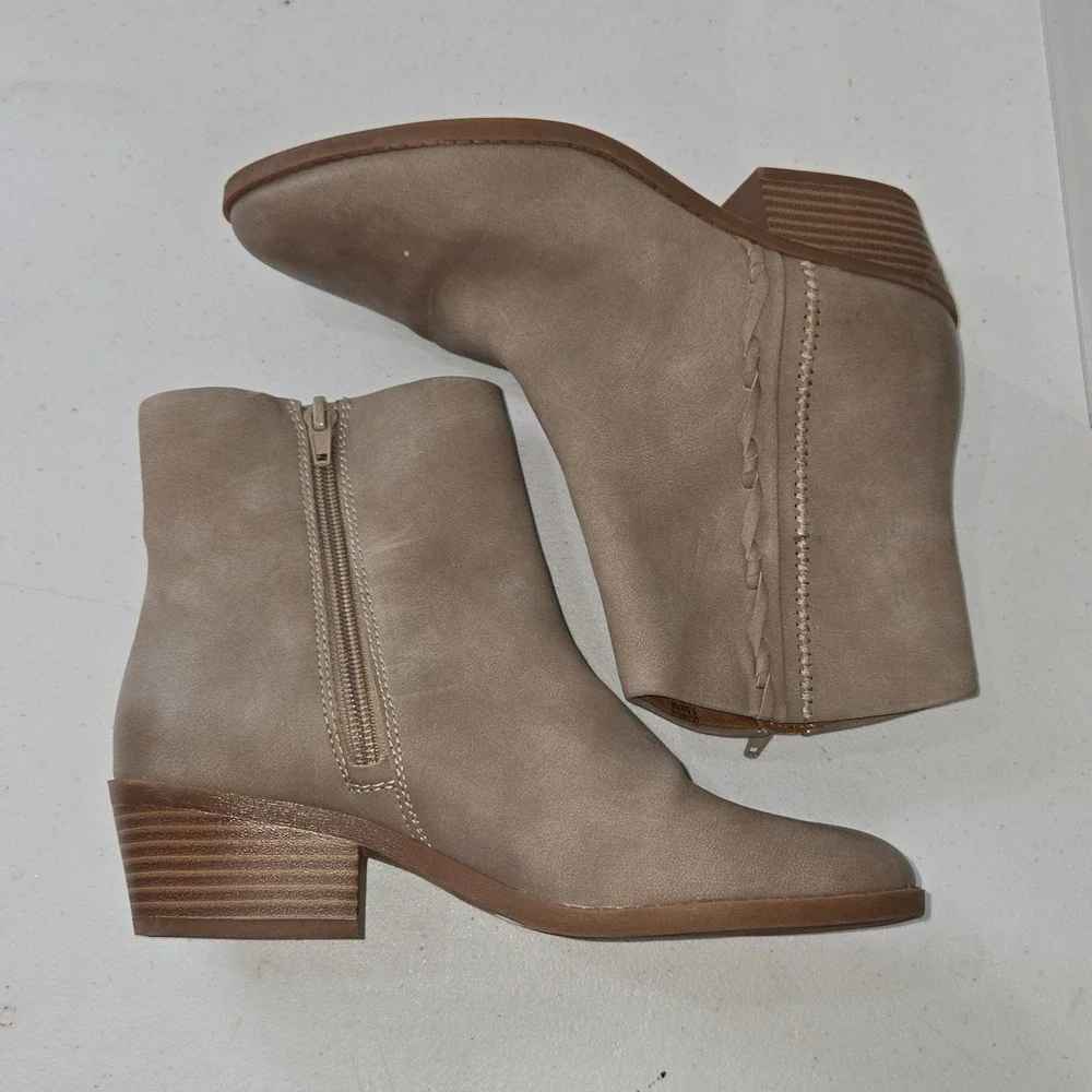 Lucky Brand Fakelle Taupe Tan Faux Suede Ankle Booties 5.5M Western Boho AC615